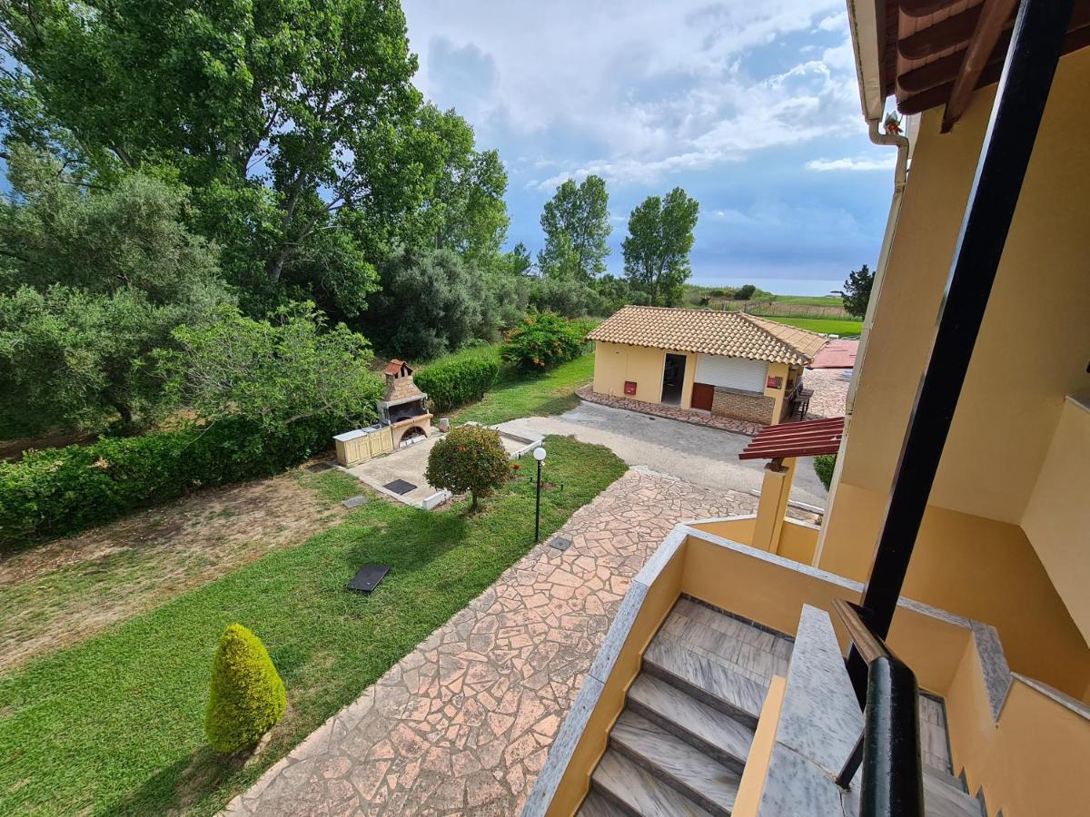 Avra Beach Apartments Lefkímmi Eksteriør bilde